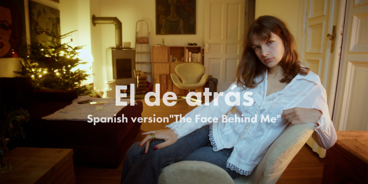 El de atrás (The Face Behind Me) [Official Music Video] 